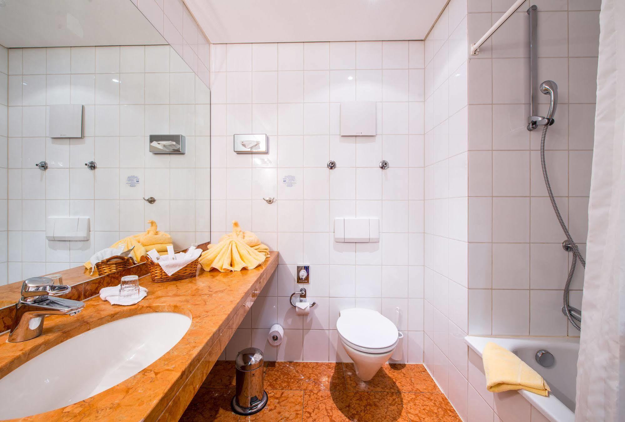 Hotel Zum Ritter Φούλντα Εξωτερικό φωτογραφία